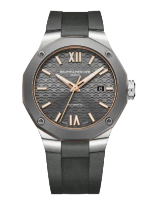 m0a10660-300x413