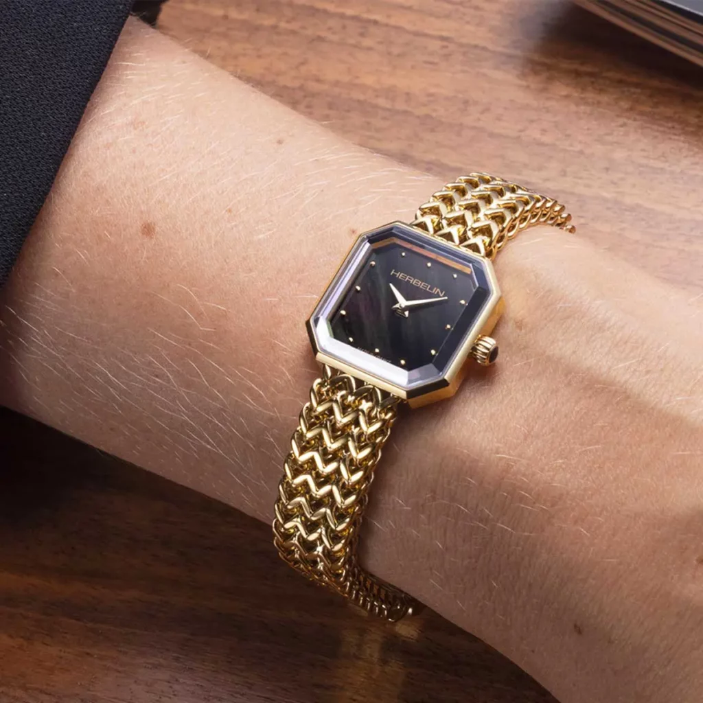 Bijouterie shop montre femme